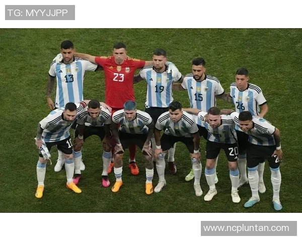 足球巨星挥手告别赛场的感人时刻与背后故事